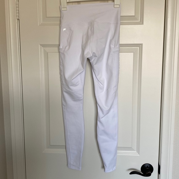 Fabletics leggings size XS. Worn once. Like new excellent condition - Picture 3 of 3